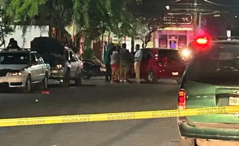 Atropellan a embarazada durante tiroteo; matan a otra y hieren a hombre