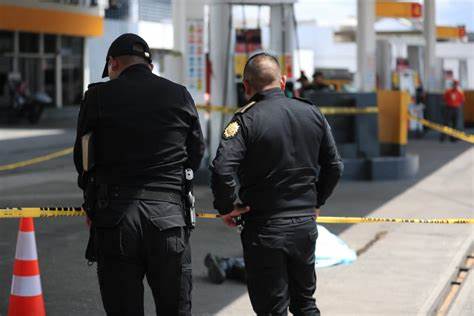 Tras intento de asalto en gasolinería del Edomex, ladrones fueron golpeados y rociados con gasolina