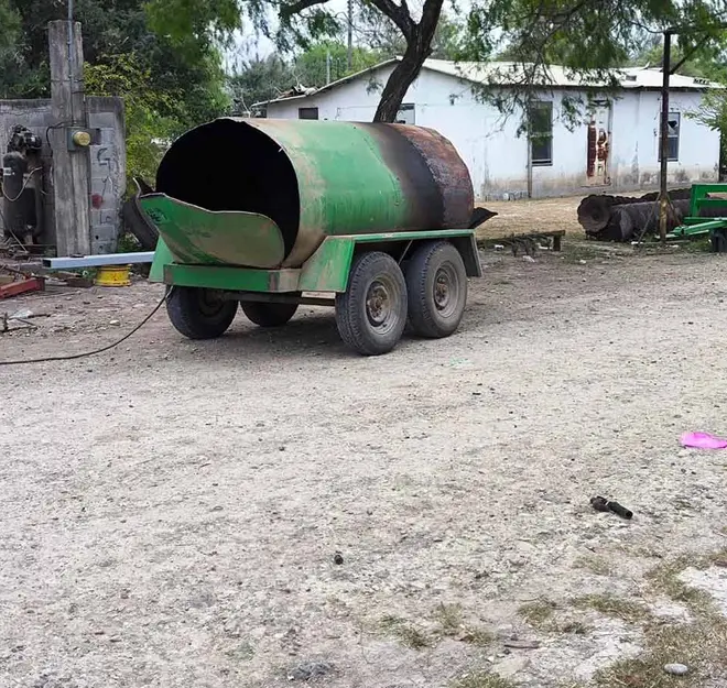 Soldador muere al estallar cilindro durante reparación; su papá queda herido