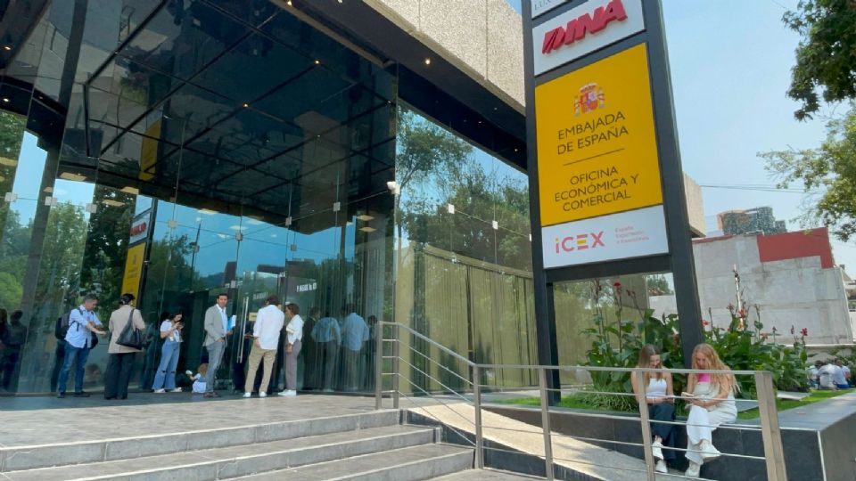 Asaltan oficinas de Embajada de España en Polanco