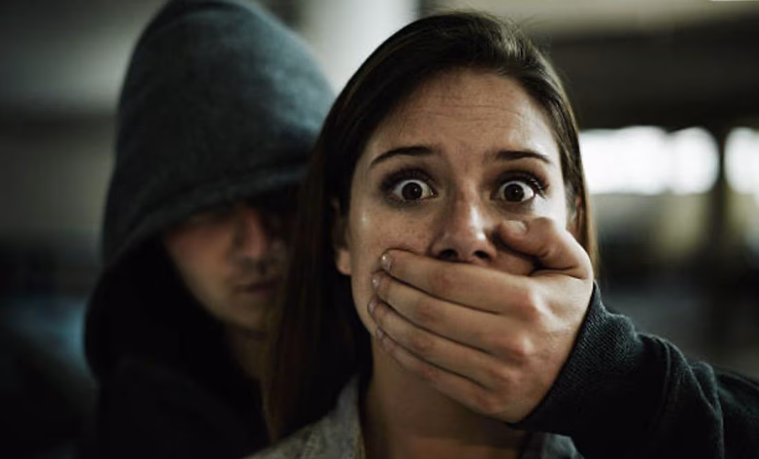 Mujer escapa de secuestro en Puebla; fue encontrada desnuda en Periférico Ecológico