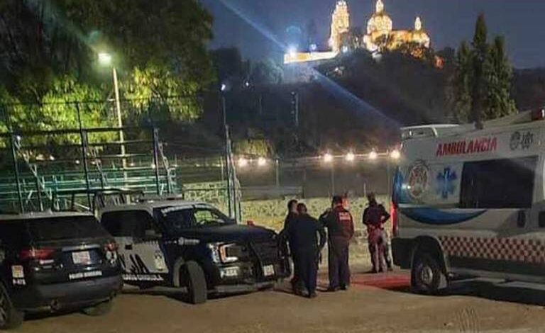 Muere tras caer de gradas en presunto mal estado en la zona arqueológica de Cholula