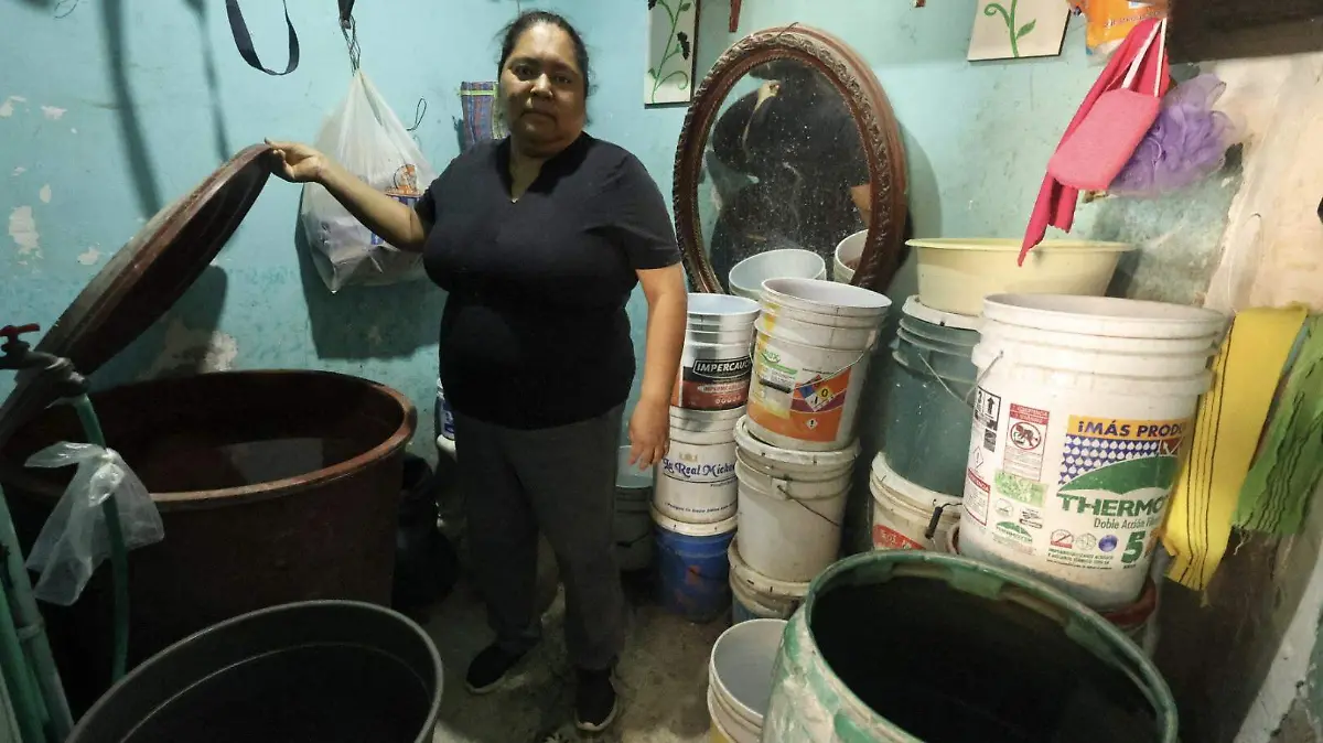 Sin agua, entre cubetas y tambos, sobreviven en la Segunda Ampliación Guadalupe Hidalgo