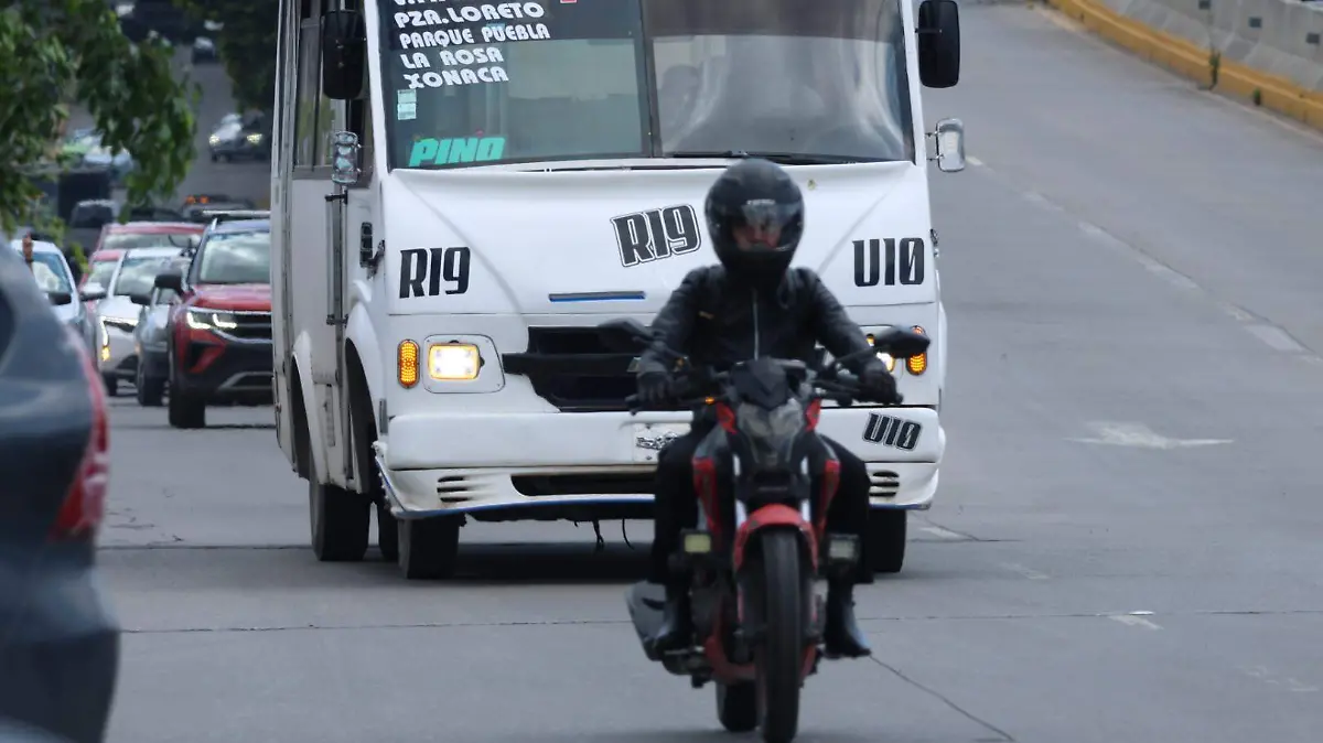 Motociclistas de Puebla recibirán gratis distintivo que exige la Ley Casco